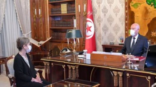الحكومة التونسية: البلاد تعرضت إلى التهديد مما دفع الرئيس لاتخاذ تدابير استثنائية
