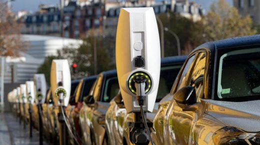 السيارات الكهربائية عام 2022 ... انتعاش كبير ومبيعات قوية 