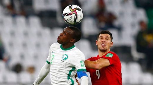 المنتخب السعودي يواجه المغرب بحثا عن تأهل صعب 