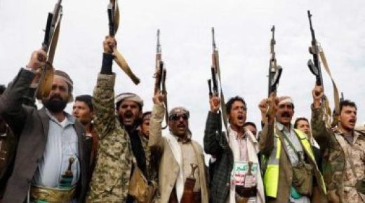 جماعة الحوثي تقصف إحدى مخيمات النازحين للمرة الثانية في مأرب