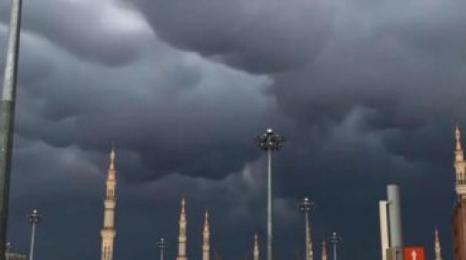 سحب الماماتوس.. ظاهرة نادرة فى سماء المسجد النبوى تتزامن مع الأمطار "فيديو"