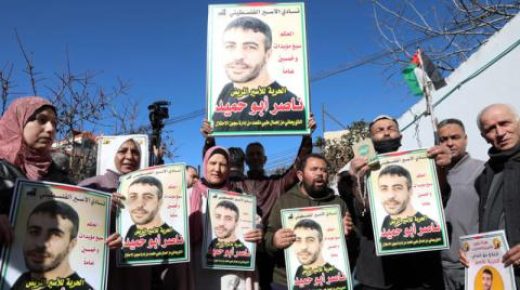 تحذيرات من دخول أسرى فلسطينيين في إضراب عن الطعام