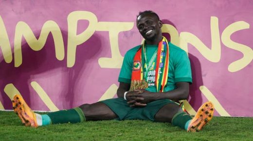 ماني ينقذ حياة طفل في الكاميرون قبل الفوز بكأس إفريقيا