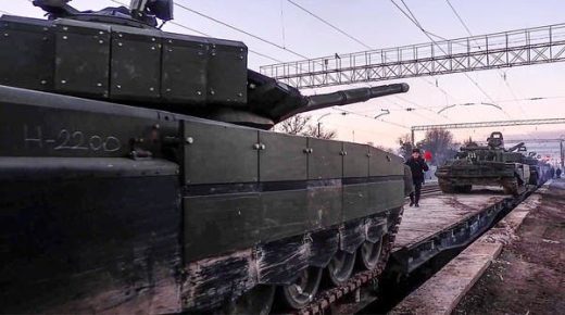 موسكو تنشر فيديو لقطار يقل آلياتها من القرم.. والغرب يشكك