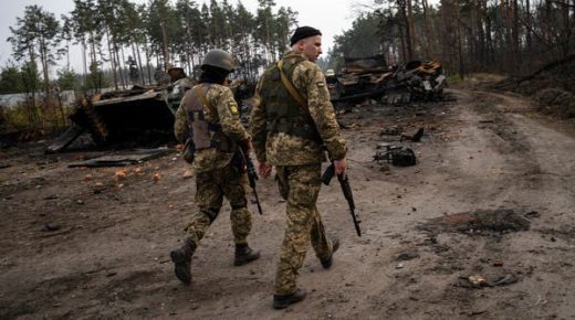 القوات الأوكرانية تشن هجمات مضادة بمحيط كييف
