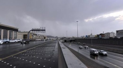 أمطار متوسطة إلى غزيرة تضرب منطقة جازان بالسعودية