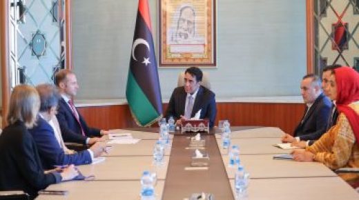 “المنفي” يبحث مع المبعوث الفرنسي لدى ليبيا توطيد العلاقات بين البلدين