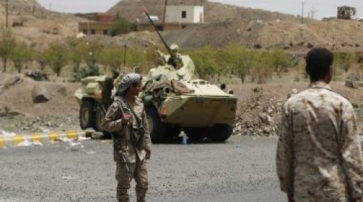 مقتل وإصابة 10 عناصر من الجيش اليمني جراء 167 انتهاكًا حوثيًا للهدنة