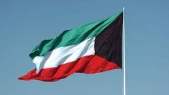 تزيين المبانى والطرق بأعلام الكويت استعدادًا للعيد الوطنى