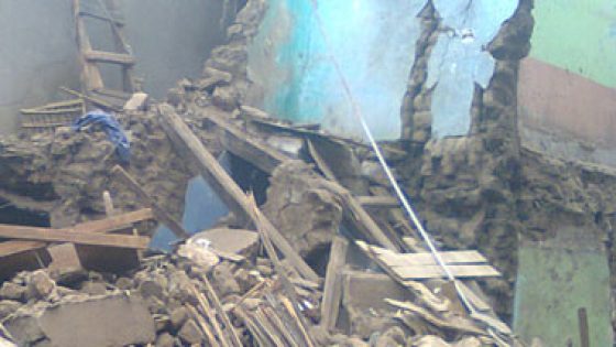 مصرع 10 أشخاص جراء سقوط مبنى مأهول بالسكان فى حلب بسوريا
