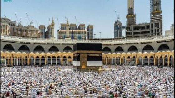 السعودية تعلن مشروع لرقمنة سفر إفطار الصائمين بالمسجد الحرام خلال رمضان