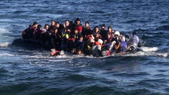 إنقاذ 4 فلسطينيين وانتشال جثتين فى حادث غرق قارب قبالة السواحل اليونانية