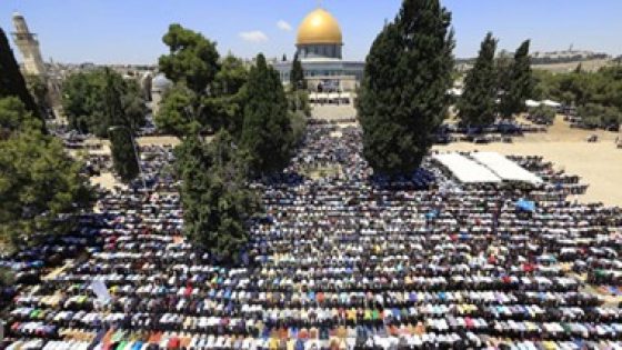 35 ألف فلسطينى يؤدون صلاة الجمعة فى رحاب المسجد الأقصى المبارك