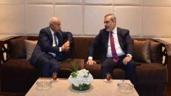 أبو الغيط يستقبل وزير خارجية تركيا ويؤكد ضرورة إغاثة سكان غزة