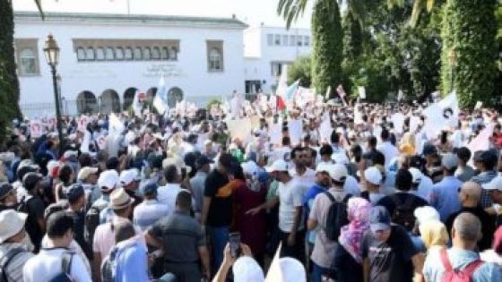 إضراب 250 ألف مدرس بالمغرب يدفع وزارة التعليم لـ”التعليم عن بعد”