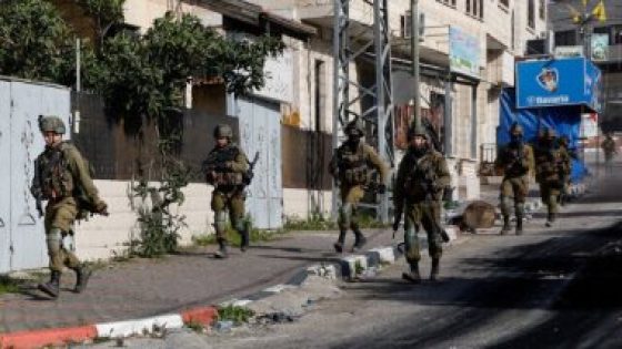 الجيش الإسرائيلى يقتحم “جنين” ومُخيمها ويقطع الكهرباء عنهما