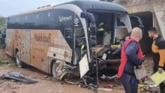 إصابة 51 تلميذا إثر انقلاب حافلة فى ولاية بجاية الجزائرية.. صور