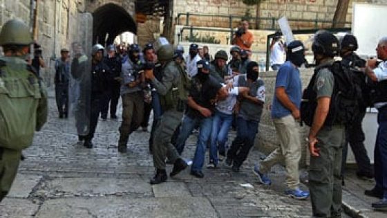 مستوطنون يقتحمون المسجد الأقصى بحماية قوات الاحتلال الإسرائيلى