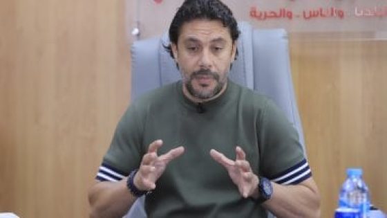 رمضان والمحترفون.. مدرب أندرلخت يبقى أحمد حسن على دكة البدلاء بسبب الصيام