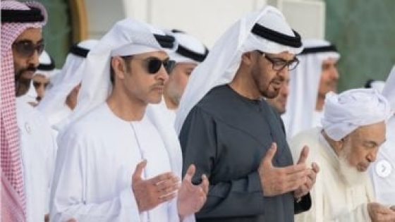 محمد بن زايد يزور ضريح الشيخ زايد آل نهيان بمناسبة العيد