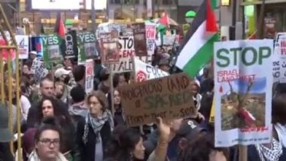 مسيرات بأمريكا تطالب وقف إطلاق النار فى قطاع غزة.. فيديو